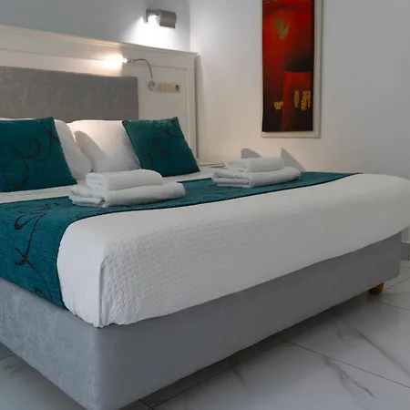 Mare & Water Park 5* 罗希姆诺