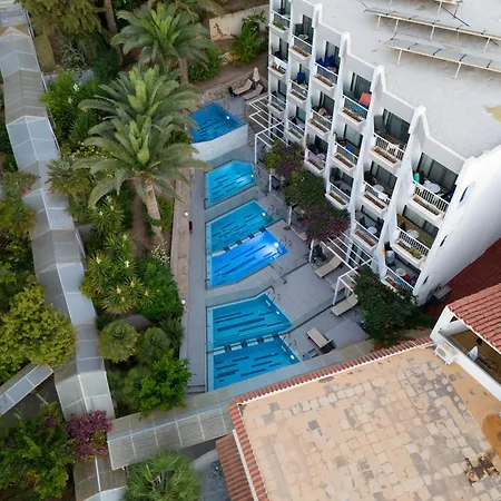 酒店 Mare & Water Park 罗希姆诺