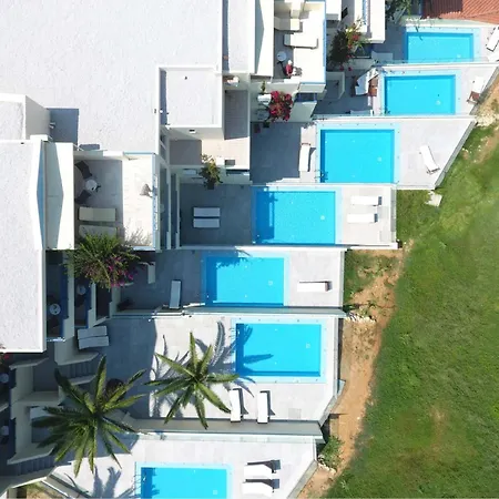 Mare & Water Park מלון העיירה רתימנו