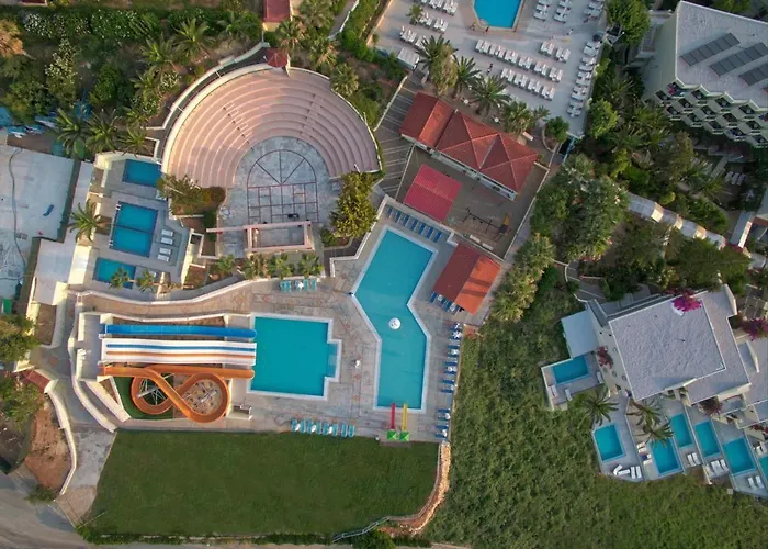 Mare & Water Park 5*