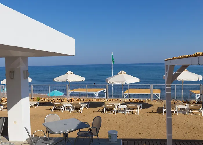 Mare & Water Park מלון העיירה רתימנו