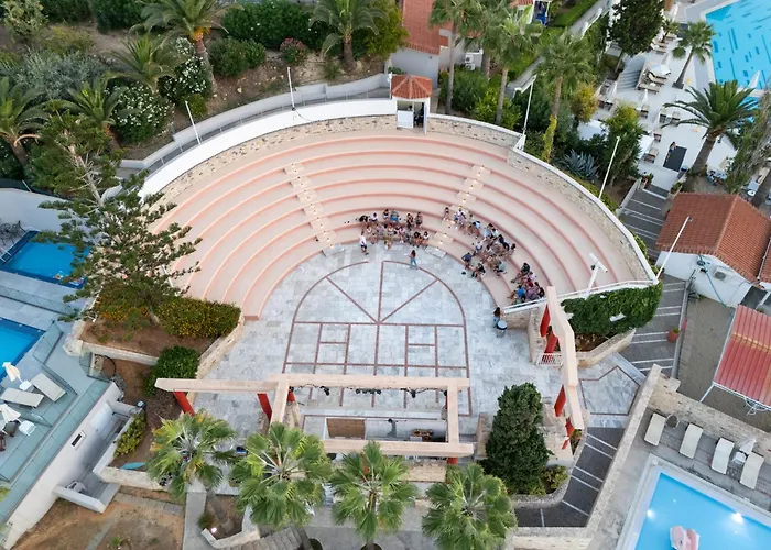 Mare & Water Park فندق ريثيمنو